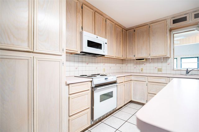 1716 Tara Circle, Texas City, TX 77591