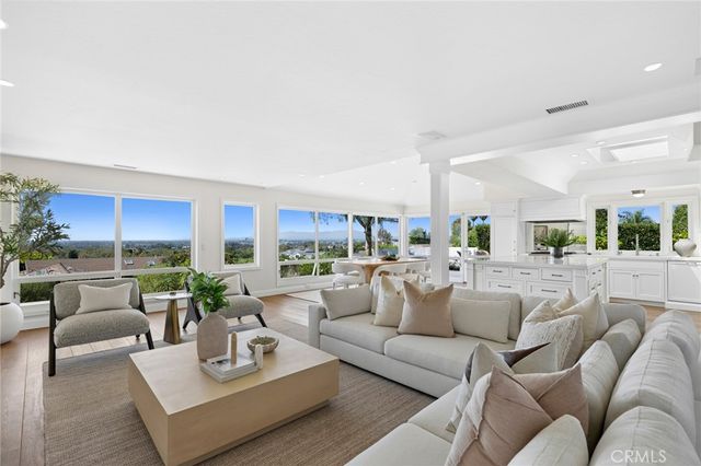 2639 Buckeye Street, Newport Beach, CA 92660