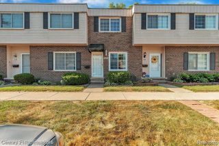 809 Estrada Drive, Belleville, MI 48111