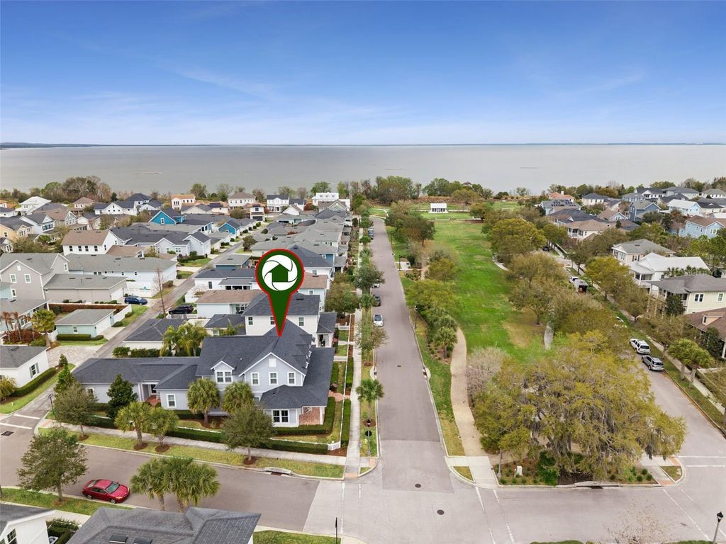 Image 9 of property listing at 720 LAKE BRIM DRIVE, Winter Garden, FL 34787