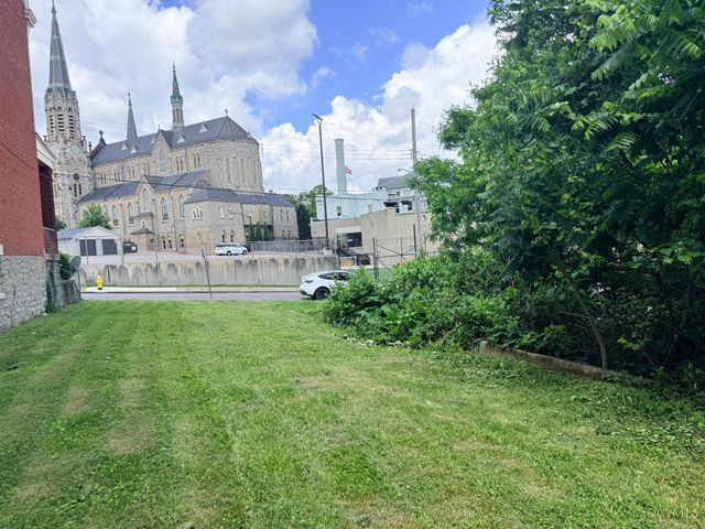 1022 Sturm Street, Cincinnati, OH 45205