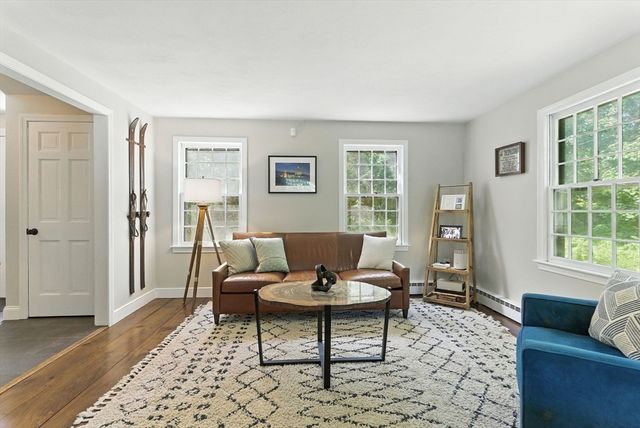 351 Farm Rd, Marlborough, MA 01752