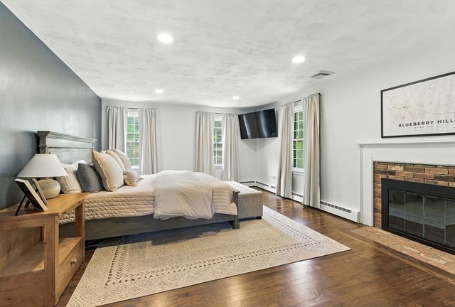 351 Farm Rd, Marlborough, MA 01752