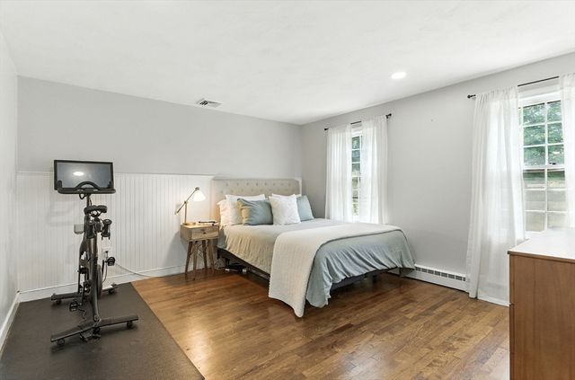 351 Farm Rd, Marlborough, MA 01752