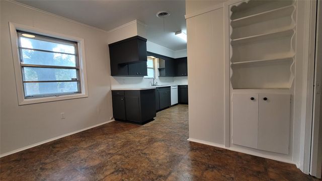 801 Rosewood Drive, Baytown, TX 77520
