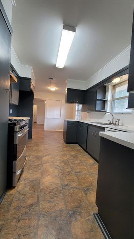 801 Rosewood Drive, Baytown, TX 77520