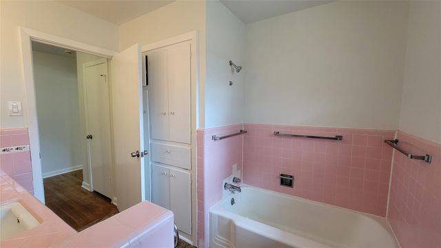 801 Rosewood Drive, Baytown, TX 77520