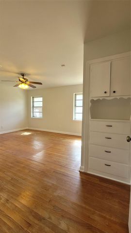 801 Rosewood Drive, Baytown, TX 77520