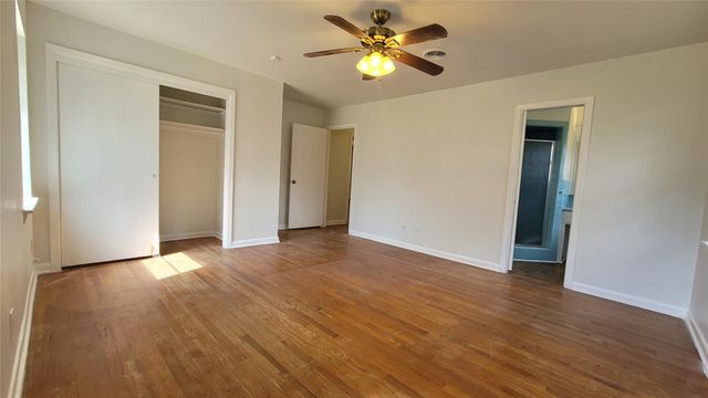 801 Rosewood Drive, Baytown, TX 77520