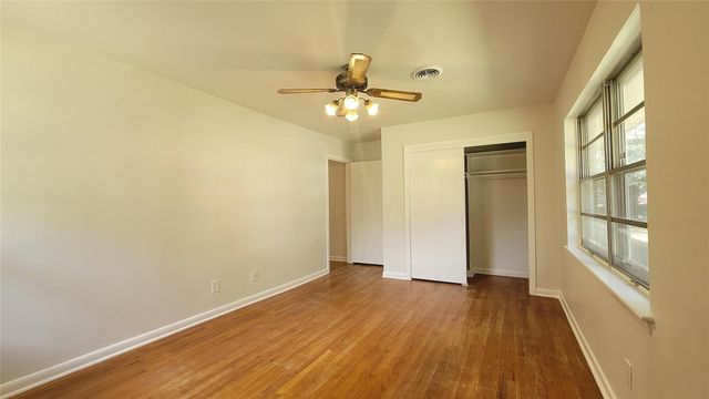 801 Rosewood Drive, Baytown, TX 77520