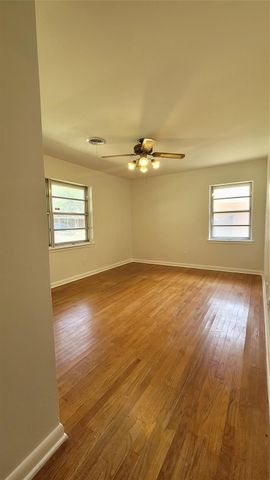 801 Rosewood Drive, Baytown, TX 77520