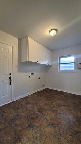 801 Rosewood Drive, Baytown, TX 77520