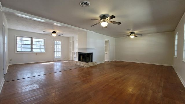 801 Rosewood Drive, Baytown, TX 77520
