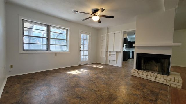 801 Rosewood Drive, Baytown, TX 77520