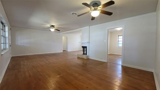 801 Rosewood Drive, Baytown, TX 77520