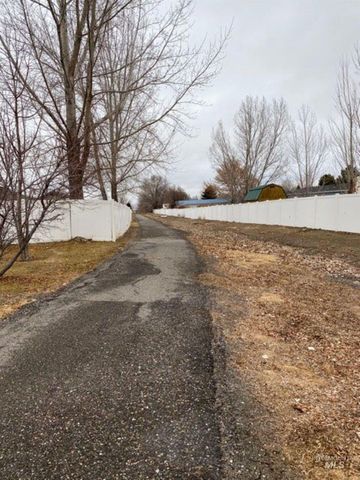 1285 Golden Pheasant Dr, Twin Falls, ID 83301