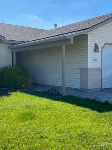 1285 Golden Pheasant Dr, Twin Falls, ID 83301