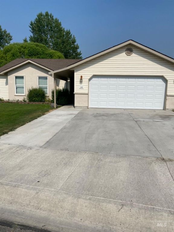 1285 Golden Pheasant Dr, Twin Falls, ID 83301