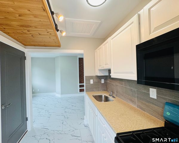 52 Howard Avenue 3, New Haven, CT 06519