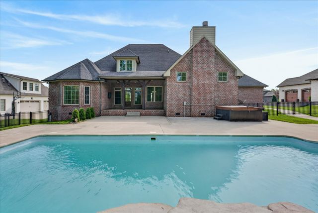 168 Copperstone Drive, Clarksville, TN 37043