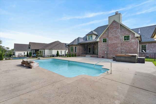 168 Copperstone Drive, Clarksville, TN 37043