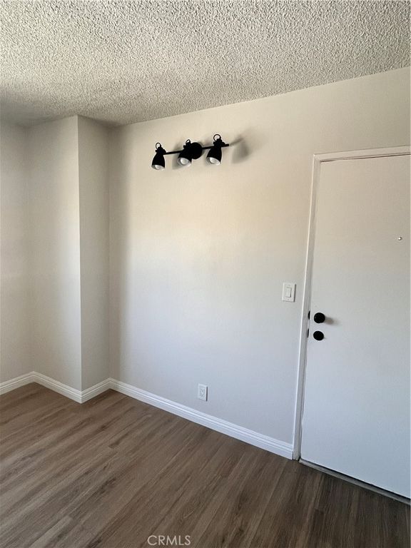Image 4 of property listing at 703 W Anaheim, Wilmington, CA 90744