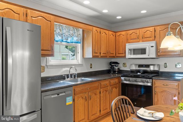 180 CARLTON AVE, Marlton, NJ 08053