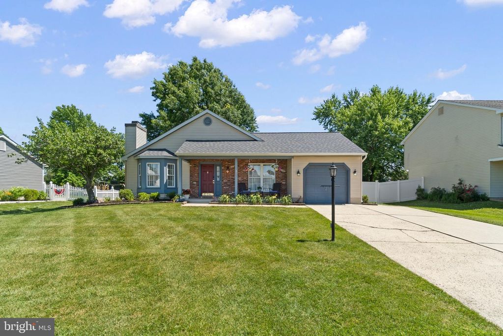 180 CARLTON AVE, Marlton, NJ 08053