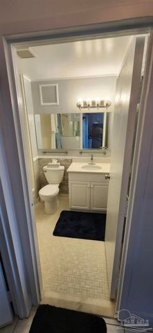 825 Bayshore Dr 1203, Pensacola, FL 32507