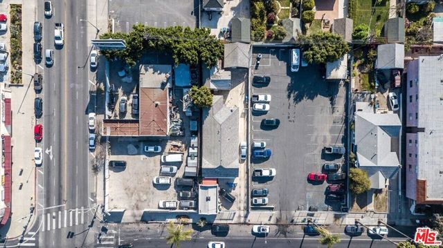 220 N Oxford Avenue, Los Angeles, CA 90004