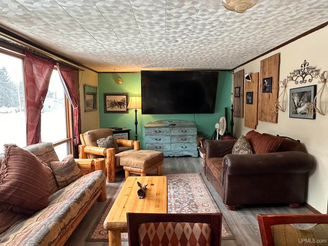 1100 E Breitung Avenue, Kingsford, MI 49802