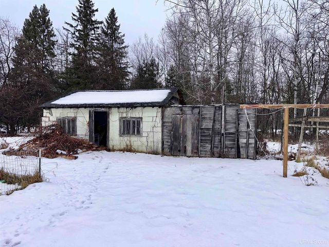 1100 E Breitung Avenue, Kingsford, MI 49802