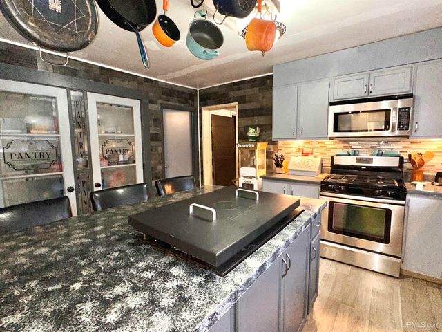 1100 E Breitung Avenue, Kingsford, MI 49802