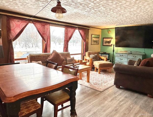 1100 E Breitung Avenue, Kingsford, MI 49802