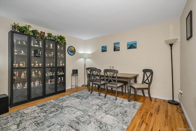 32 Pearsall Avenue 3F, Glen Cove, NY 11542