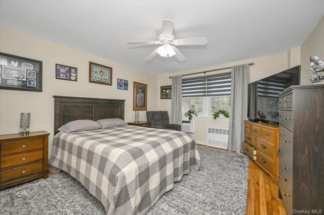 32 Pearsall Avenue 3F, Glen Cove, NY 11542