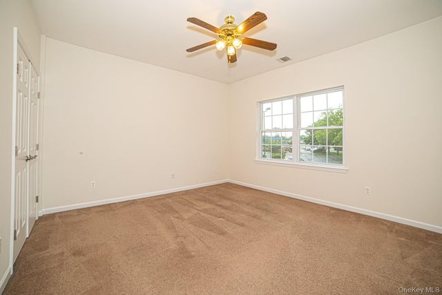 975 Main Street 13, Farmingdale, NY 11735