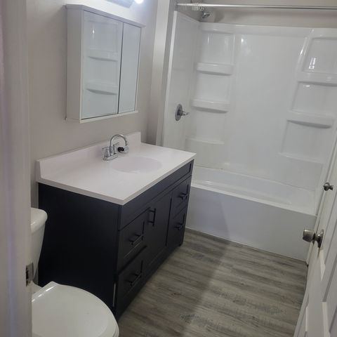 550 5th Avenue, Aurora, IL 60505