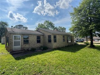 824 S Mt Olive Street, Siloam Springs, AR 72761