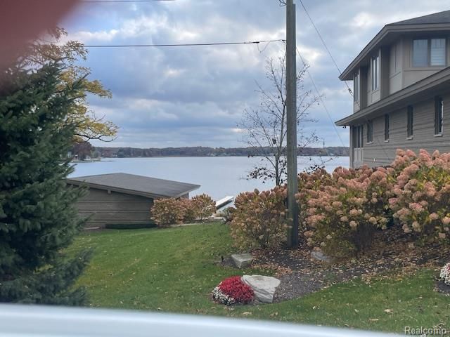 3186 Aspen Ridge Court, Howell, MI 48843