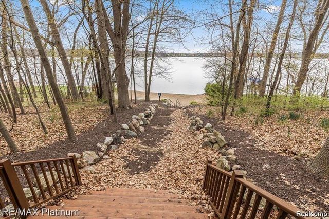 3186 Aspen Ridge Court, Howell, MI 48843