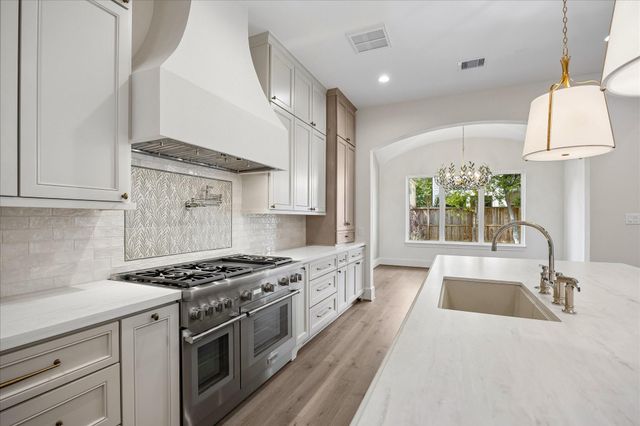 1018 Rosepoint Street, Houston, TX 77018