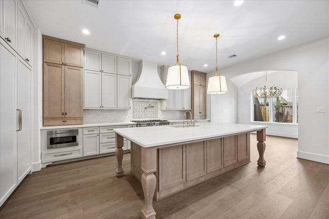 1018 Rosepoint Street, Houston, TX 77018