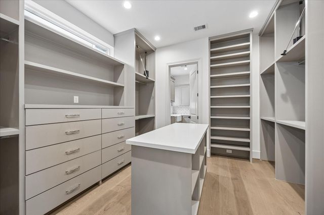 1018 Rosepoint Street, Houston, TX 77018