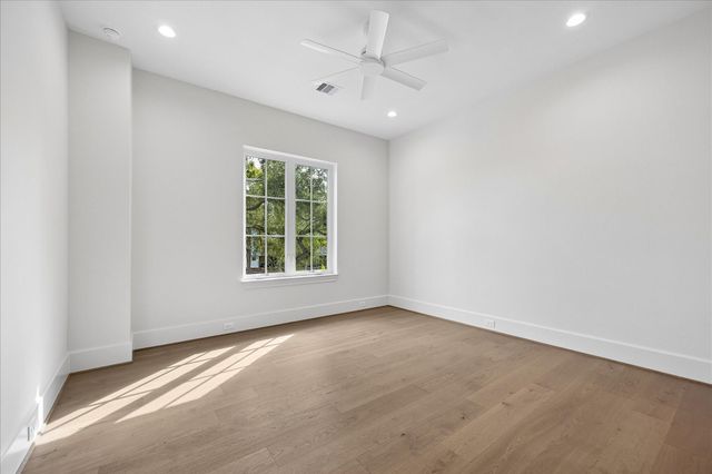 1018 Rosepoint Street, Houston, TX 77018
