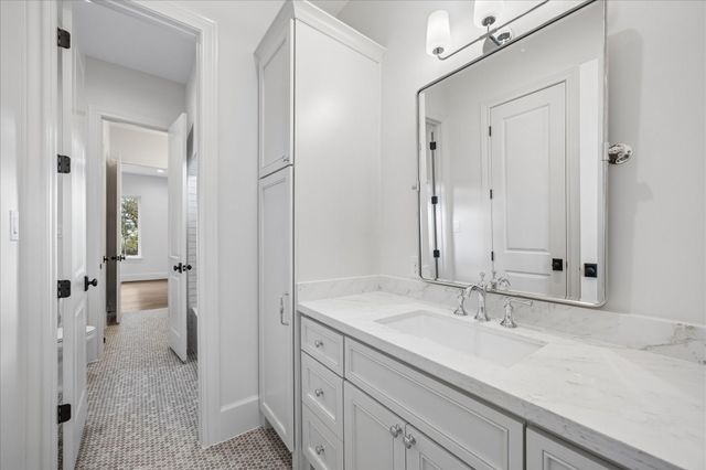1018 Rosepoint Street, Houston, TX 77018