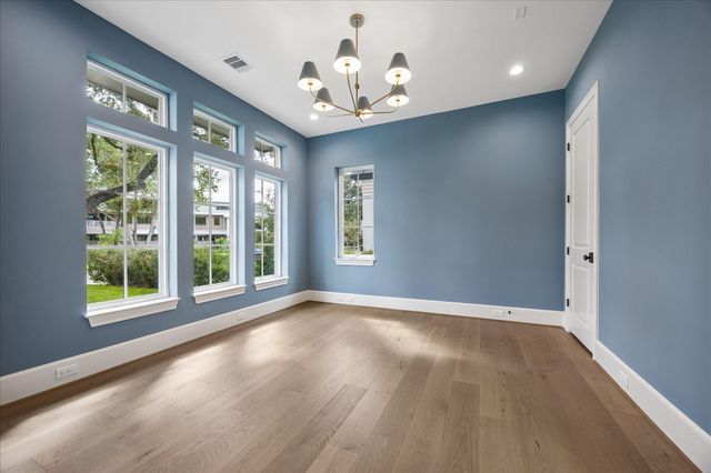 1018 Rosepoint Street, Houston, TX 77018