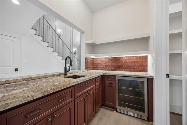 1018 Rosepoint Street, Houston, TX 77018