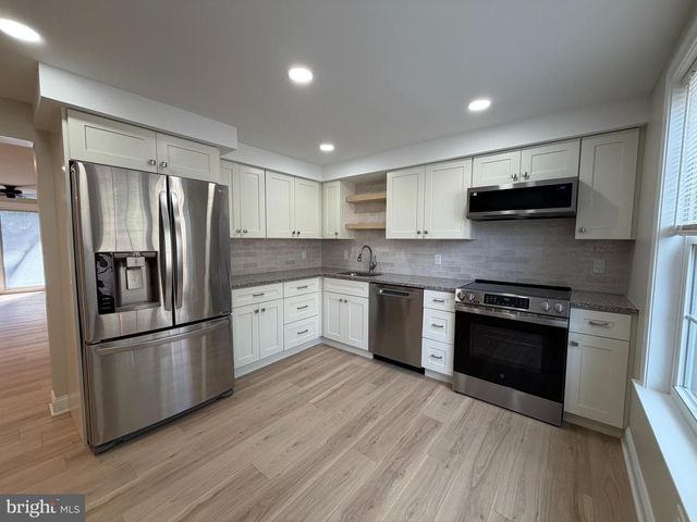 20 CONSTITUTION AVE, Doylestown, PA 18901