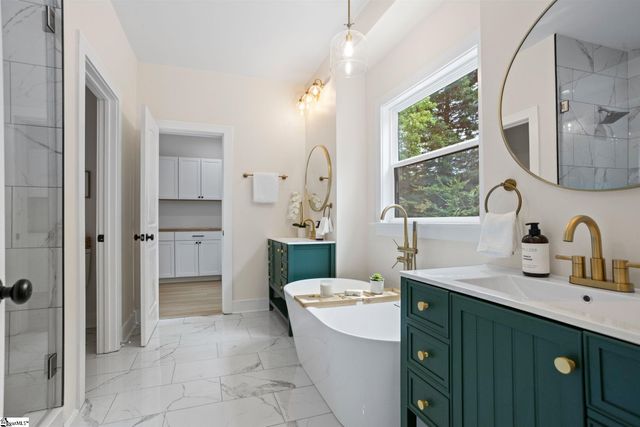 9 Dahlgreen Lane, Taylors, SC 29687
